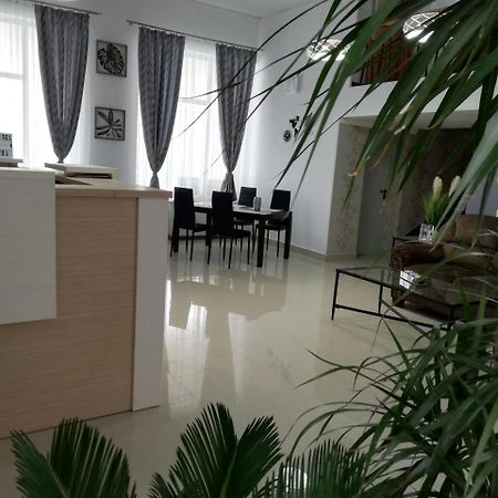 Hotel Holiday Victoria Вікторія Екстер'єр фото