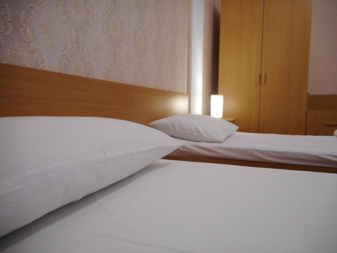 Hotel Holiday Victoria Вікторія Екстер'єр фото