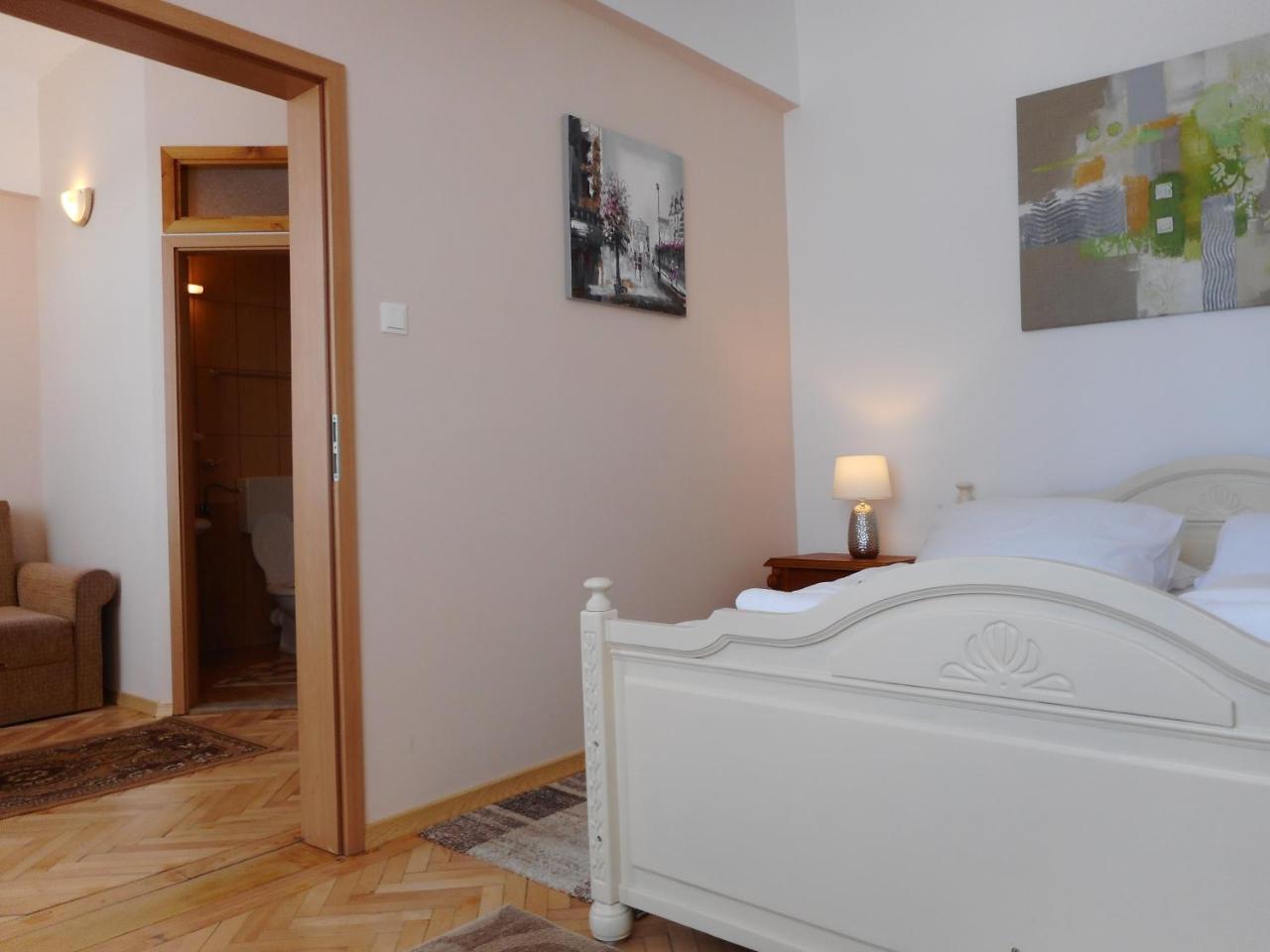 Hotel Holiday Victoria Вікторія Екстер'єр фото