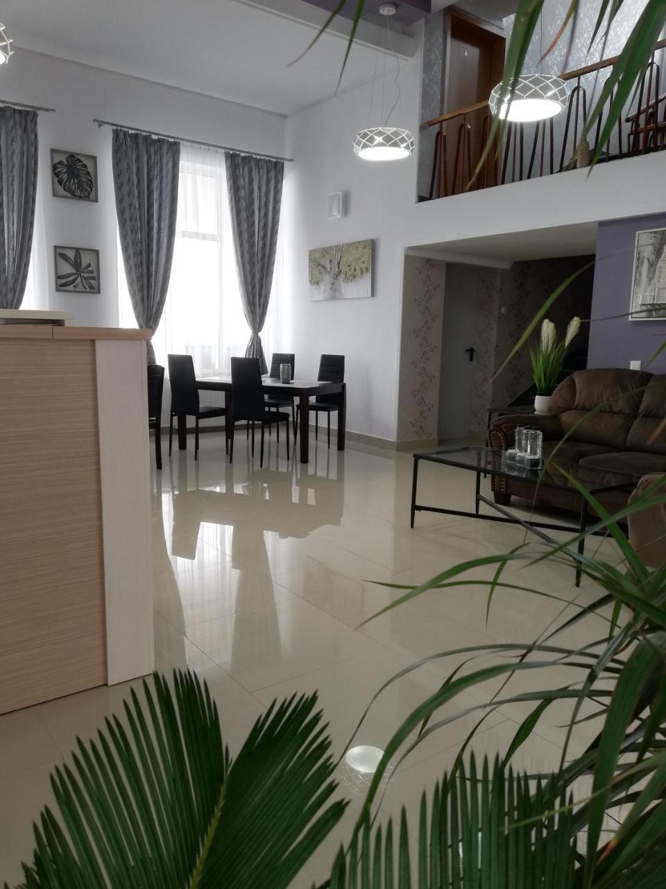 Hotel Holiday Victoria Вікторія Екстер'єр фото