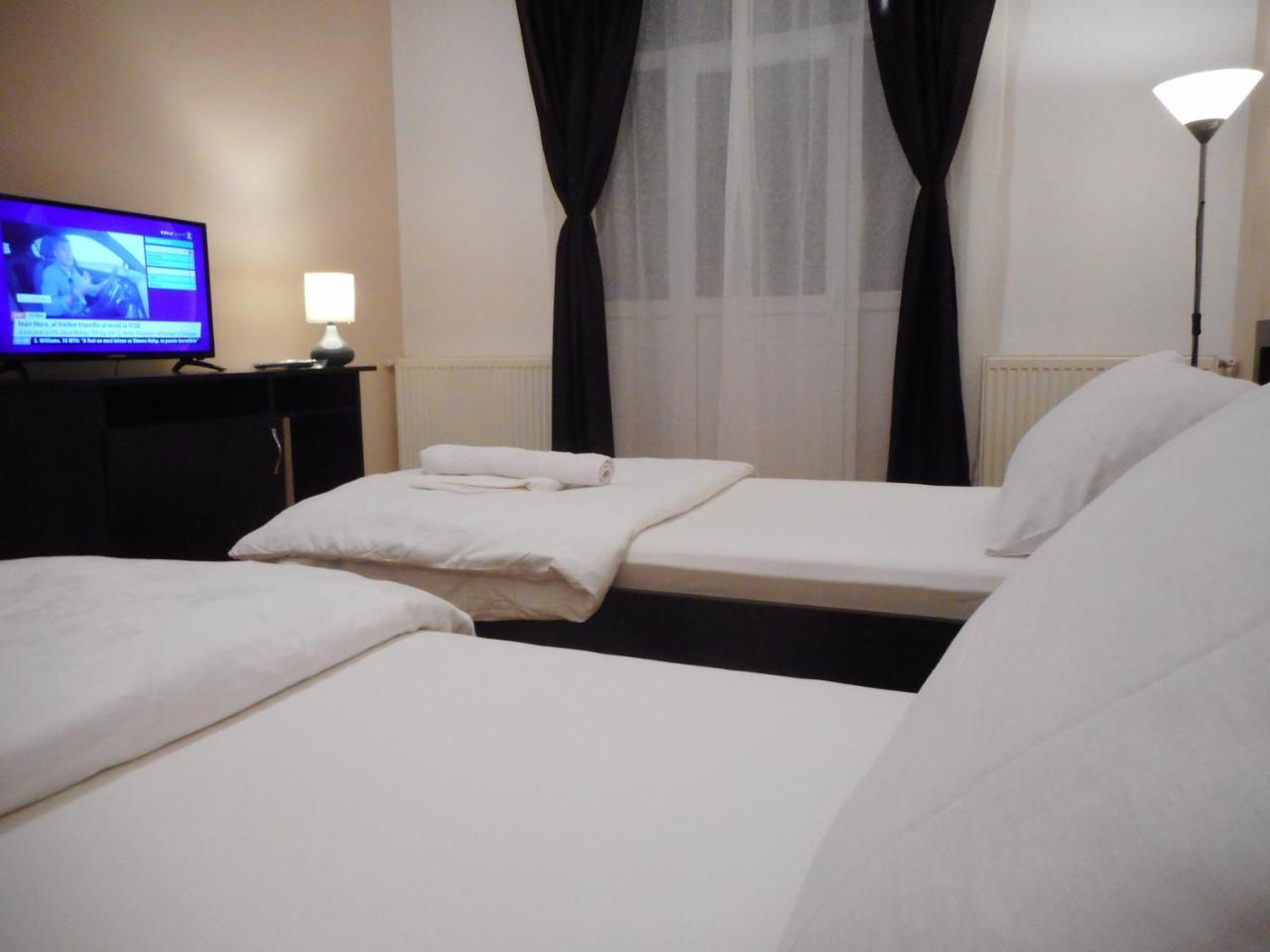 Hotel Holiday Victoria Вікторія Екстер'єр фото