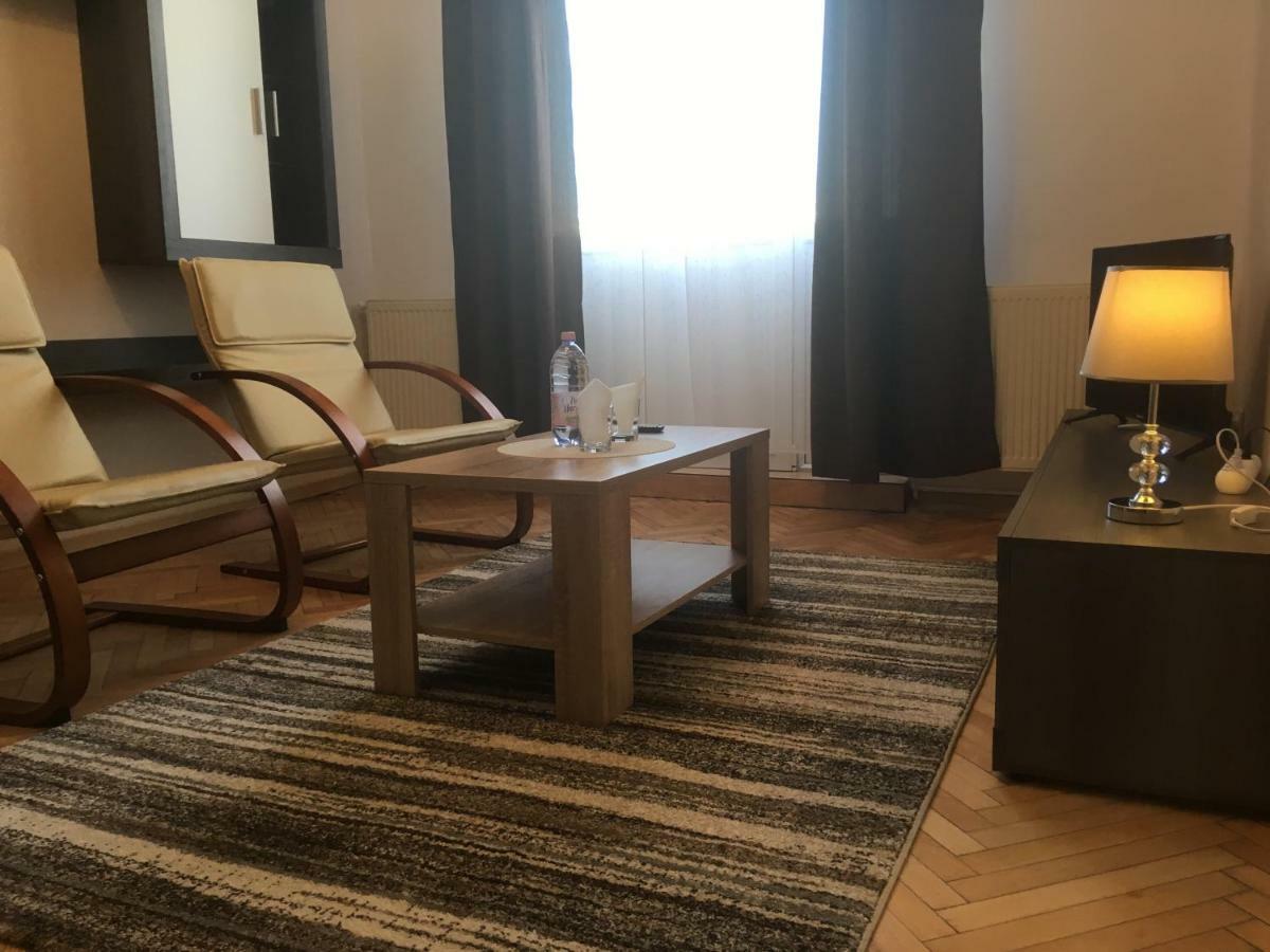 Hotel Holiday Victoria Вікторія Екстер'єр фото